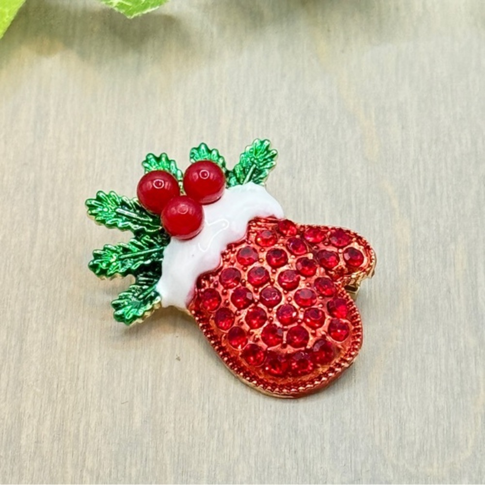 🌻 3/$25 Festive Red Rhinestone Mitten Brooch